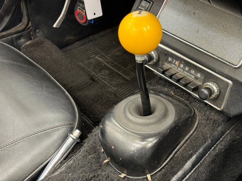 Austin-healey-Sprite-1969-Sunshine-Yellow-Black-41