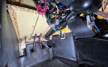 Austin-healey-Sprite-1969-Sunshine-Yellow-Black-43