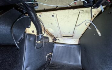 Austin-healey-Sprite-1969-Sunshine-Yellow-Black-44