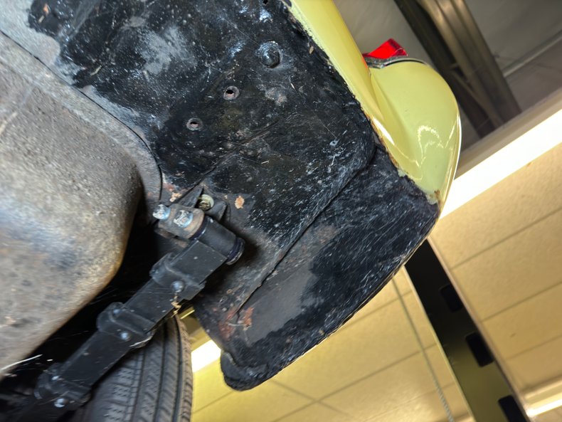 Austin-healey-Sprite-1969-Sunshine-Yellow-Black-48