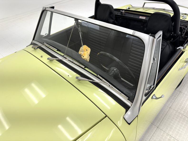 Austin-healey-Sprite-1969-Sunshine-Yellow-Black-9