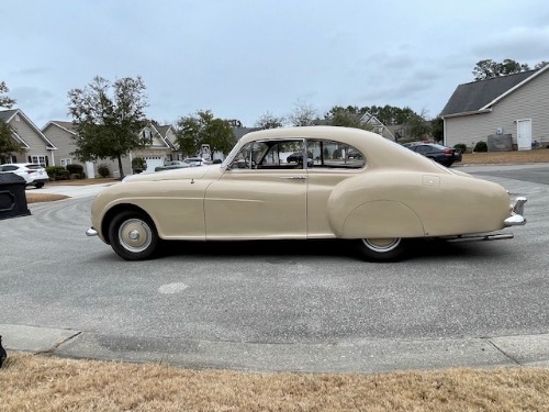 Bentley-R-type-1952-Beige-Tan-2
