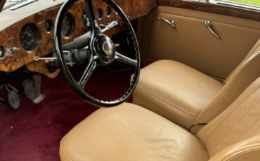 Bentley-R-type-1953-Burgundy-Tan-2