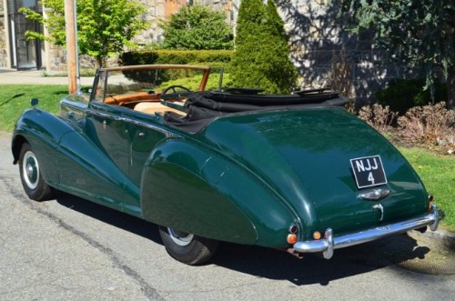 Bentley-R-type-1953-Green-Beige-4