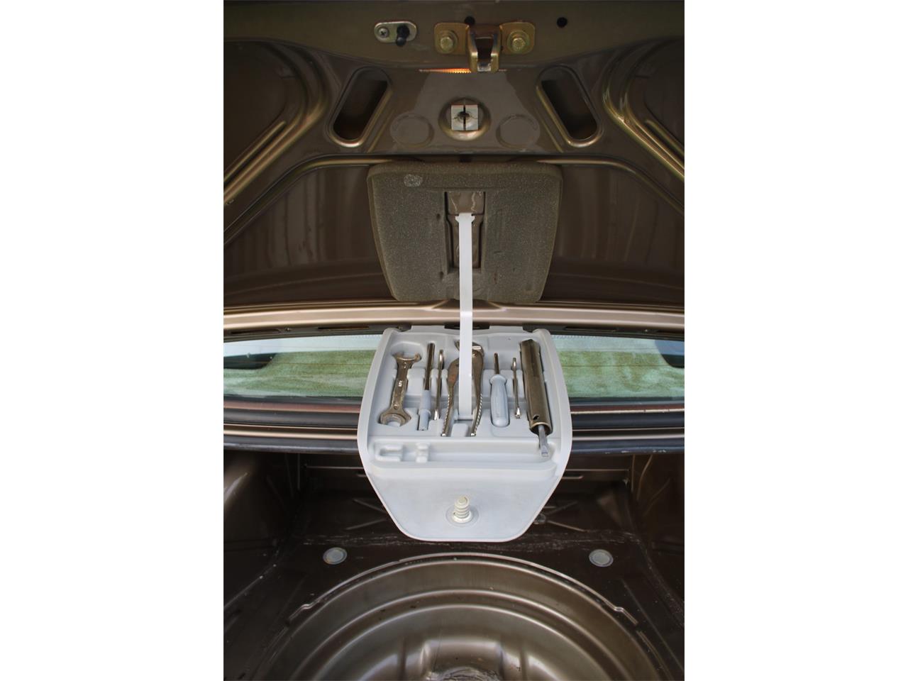 Bmw-320i-1983-Bahama-Beige-Beige-14