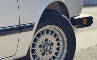 Bmw-5-series-1983-White-Beige-12