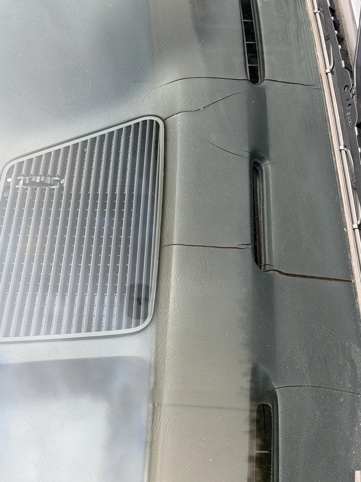 Bmw-5-series-1983-White-Beige-3