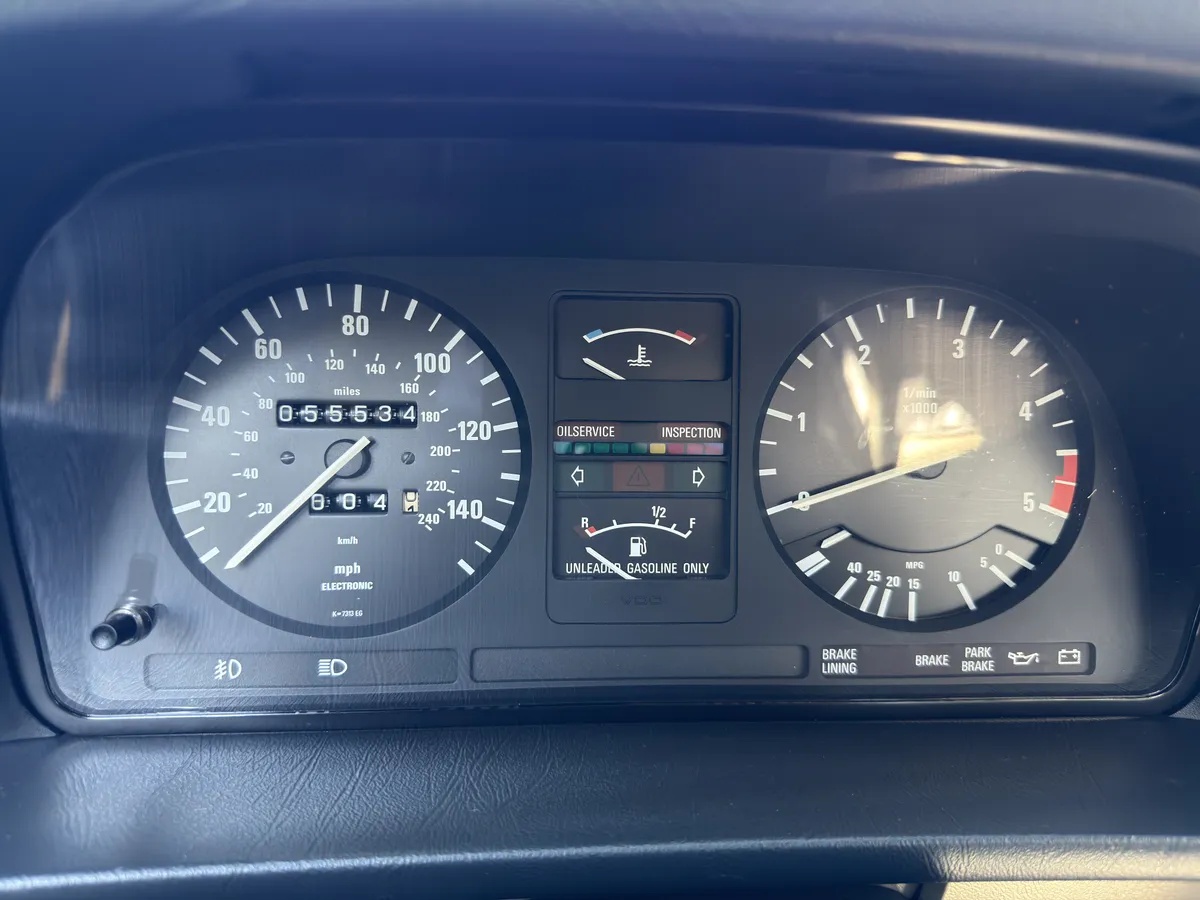 Bmw-5-series-1983-White-Beige-6