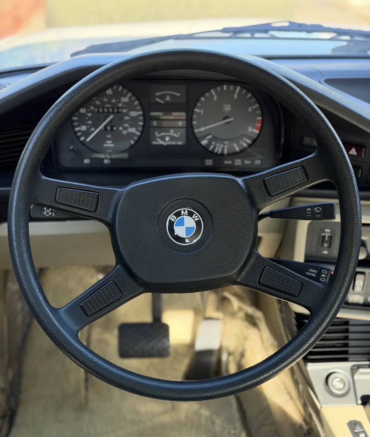 Bmw-5-series-1983-White-Beige-7