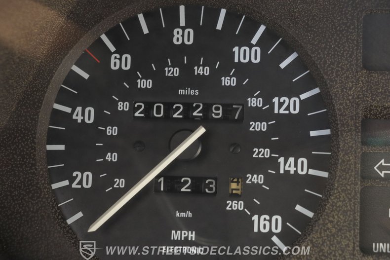 Bmw-635csi-1989-Champagne-Gold-Black-37