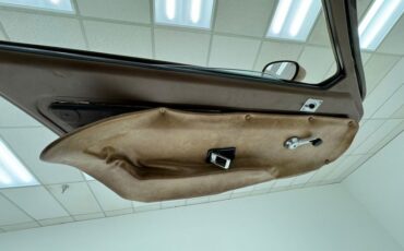 Bricklin-Sv-1-1975-Suntan-Saddle-34