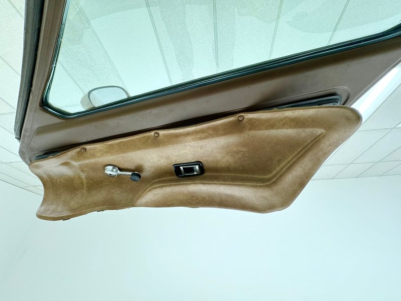 Bricklin-Sv-1-1975-Suntan-Saddle-36