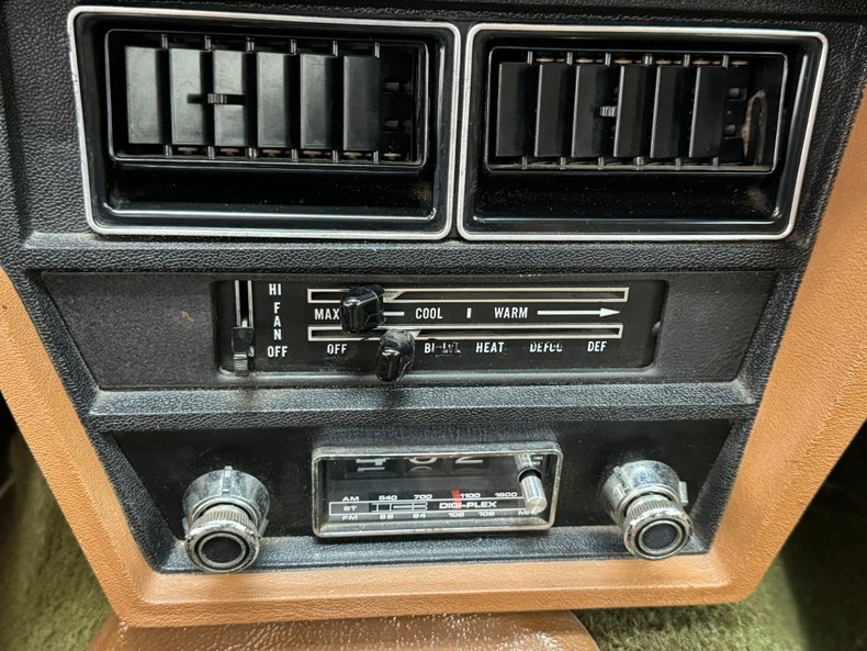 Bricklin-Sv-1-1975-Suntan-Saddle-7