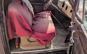 Buick-40-1938-Maroon-Beige-2