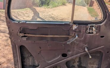 Buick-40-1938-Maroon-Beige-6