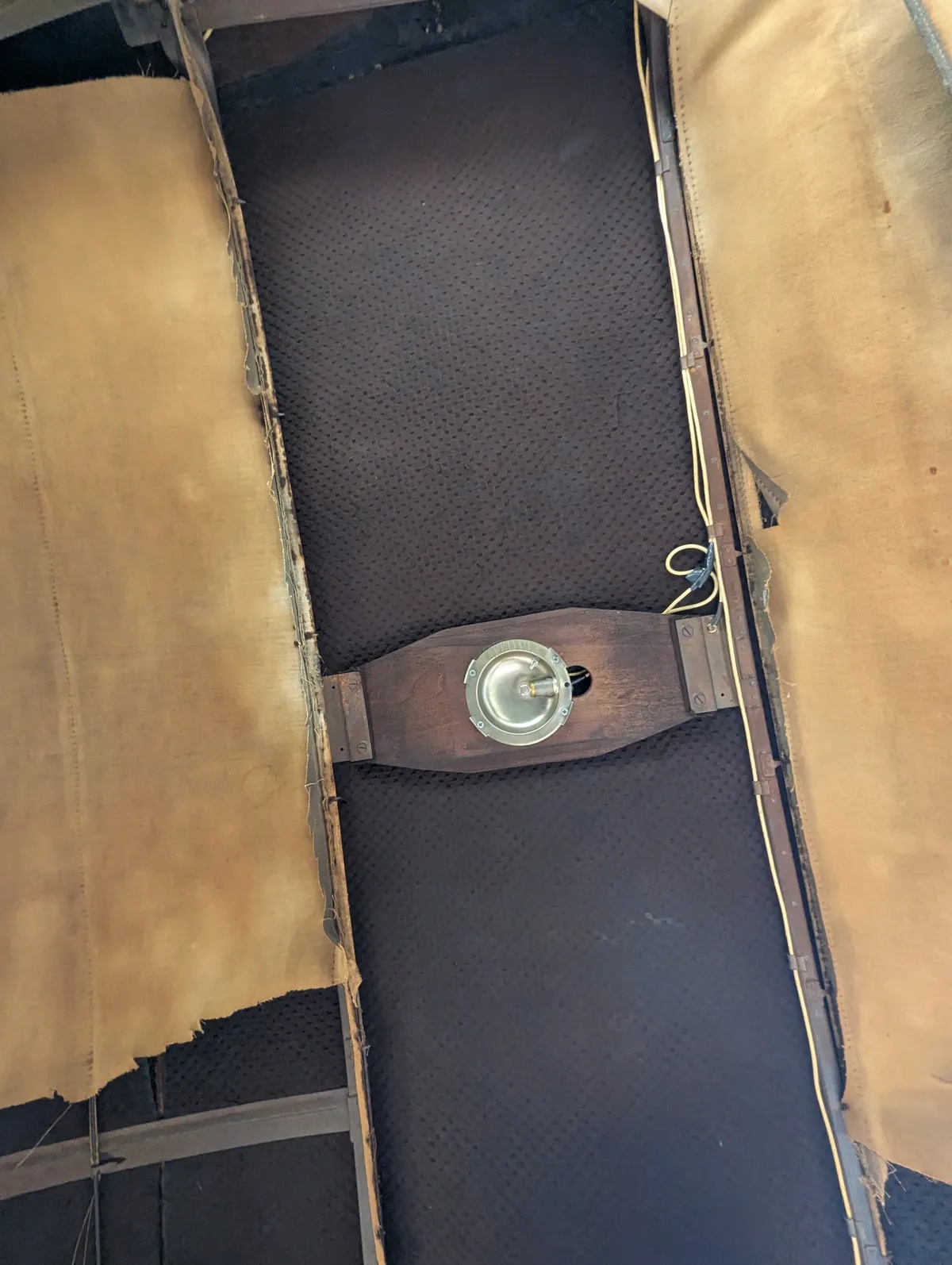 Buick-40-1938-Maroon-Beige-9