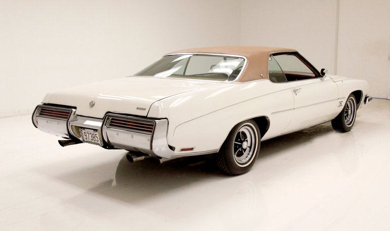 Buick-Centurion-1973-White-Saddle-10
