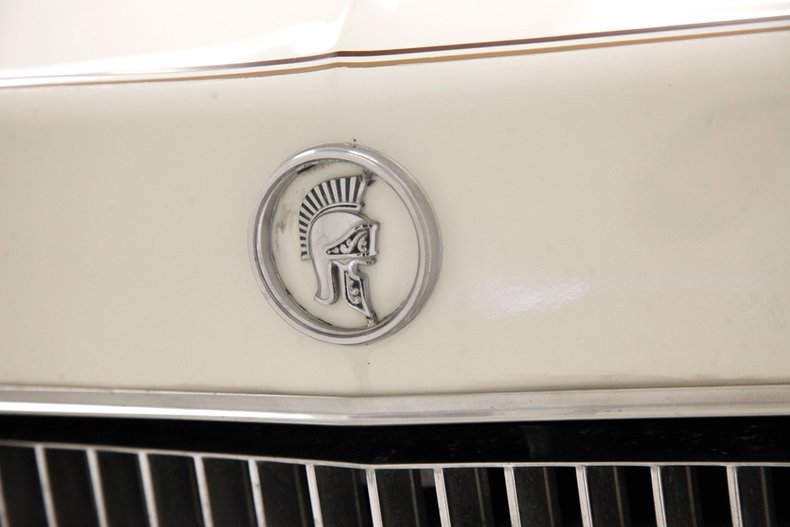 Buick-Centurion-1973-White-Saddle-14