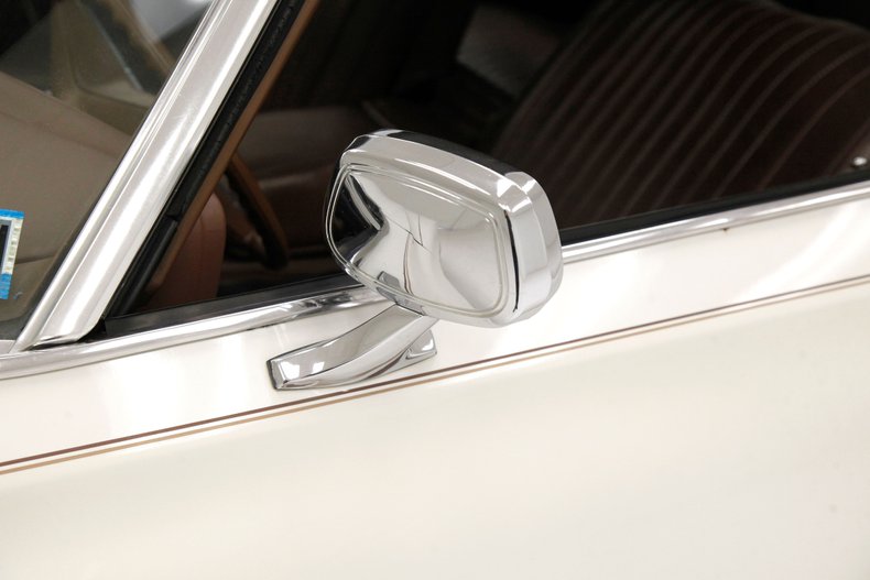 Buick-Centurion-1973-White-Saddle-19