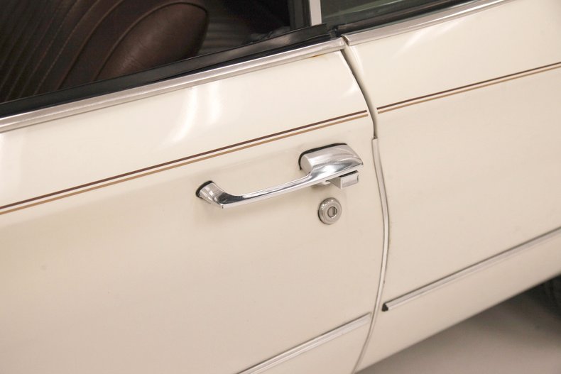 Buick-Centurion-1973-White-Saddle-20