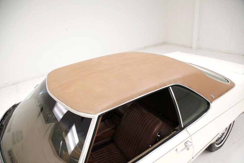 Buick-Centurion-1973-White-Saddle-21