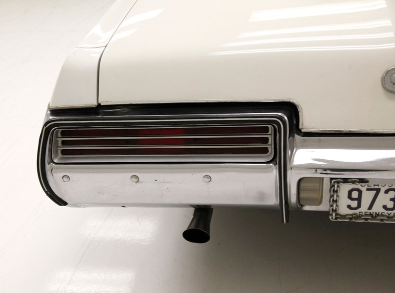 Buick-Centurion-1973-White-Saddle-24