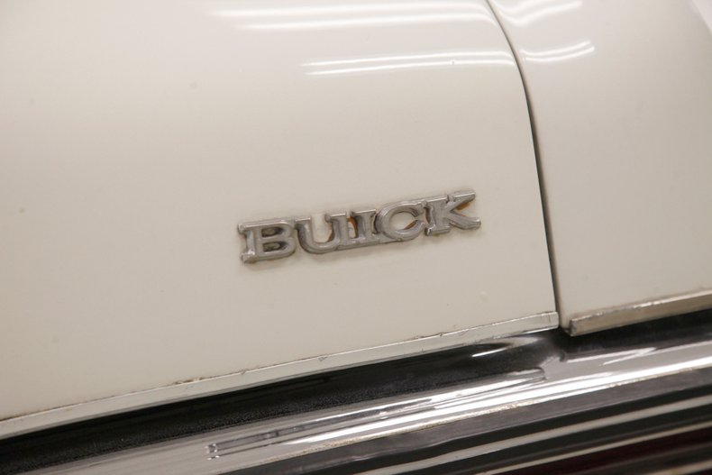 Buick-Centurion-1973-White-Saddle-28