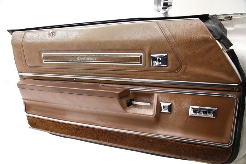 Buick-Centurion-1973-White-Saddle-35