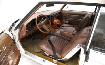 Buick-Centurion-1973-White-Saddle-36