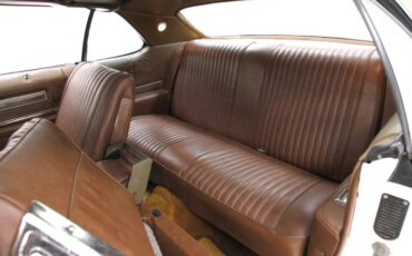 Buick-Centurion-1973-White-Saddle-38