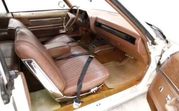 Buick-Centurion-1973-White-Saddle-40
