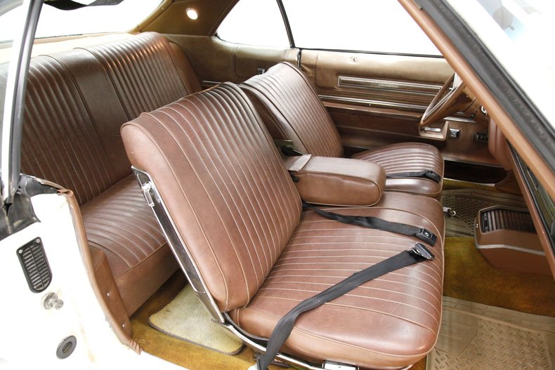 Buick-Centurion-1973-White-Saddle-41