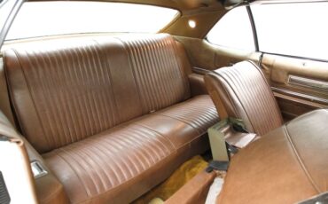 Buick-Centurion-1973-White-Saddle-42