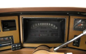 Buick-Centurion-1973-White-Saddle-45