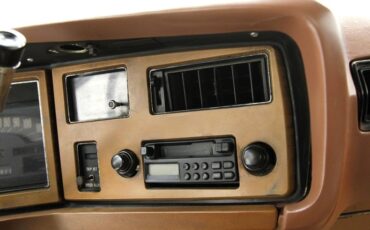 Buick-Centurion-1973-White-Saddle-46