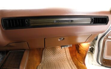 Buick-Centurion-1973-White-Saddle-48