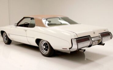 Buick-Centurion-1973-White-Saddle-8