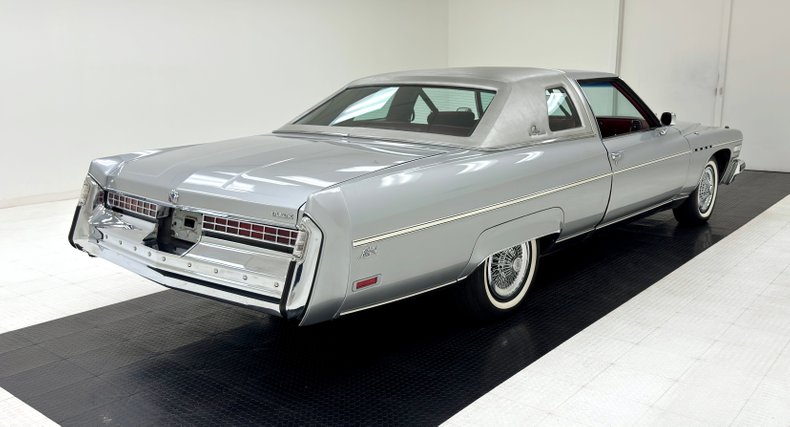 Buick-Electra-225-1975-Silver-Mist-Burgundy-11