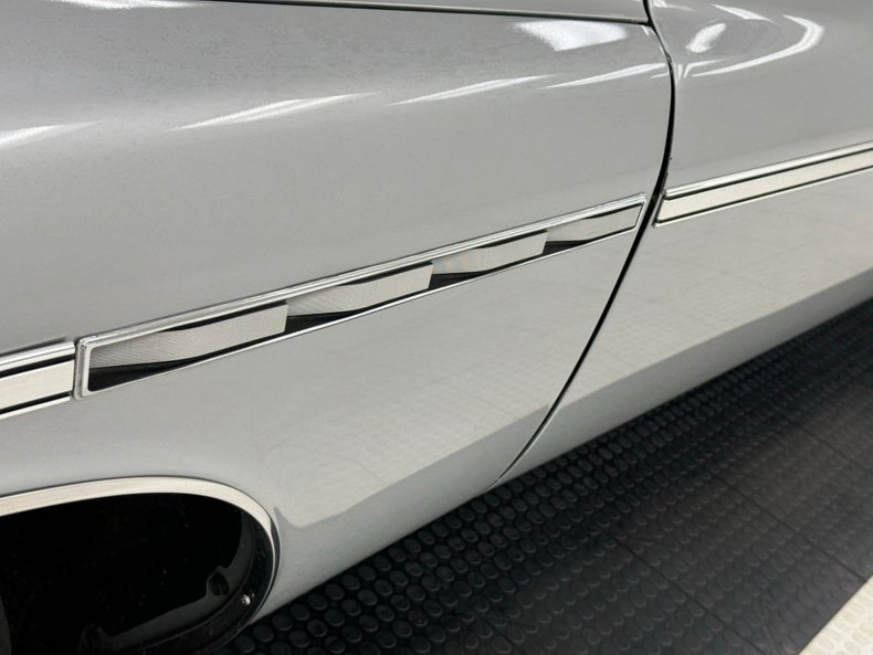 Buick-Electra-225-1975-Silver-Mist-Burgundy-17