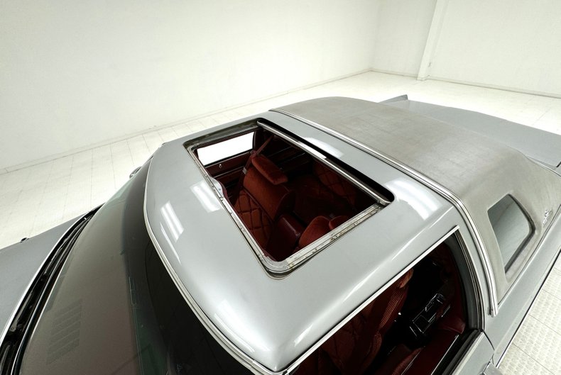 Buick-Electra-225-1975-Silver-Mist-Burgundy-2