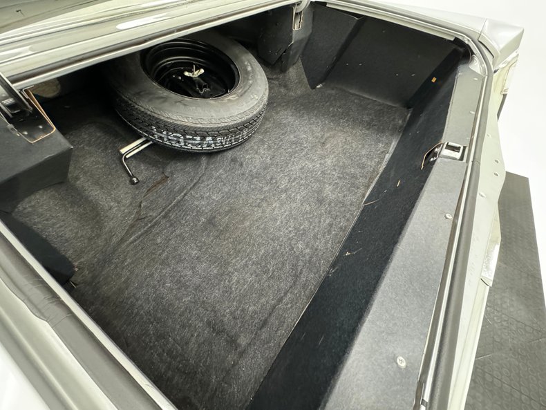 Buick-Electra-225-1975-Silver-Mist-Burgundy-22