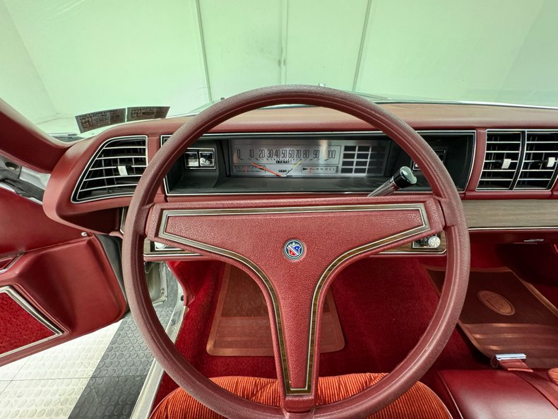 Buick-Electra-225-1975-Silver-Mist-Burgundy-31