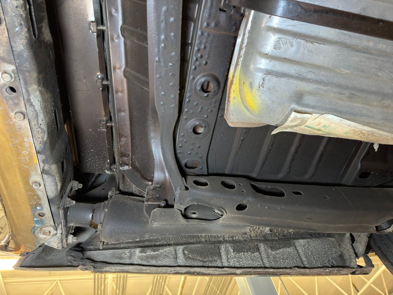 Buick-Electra-225-1975-Silver-Mist-Burgundy-35