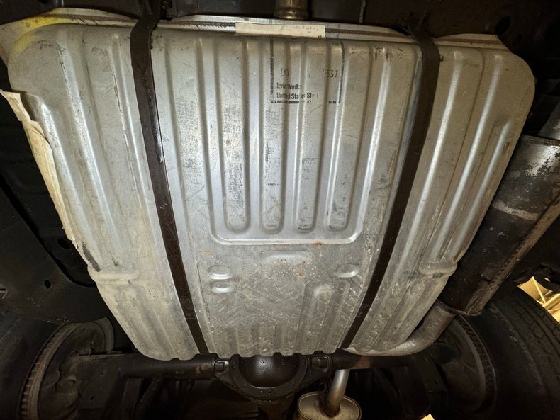 Buick-Electra-225-1975-Silver-Mist-Burgundy-38