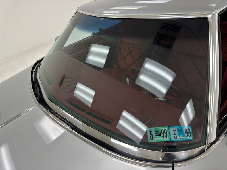 Buick-Electra-225-1975-Silver-Mist-Burgundy-39