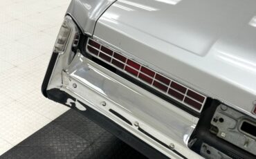 Buick-Electra-225-1975-Silver-Mist-Burgundy-40