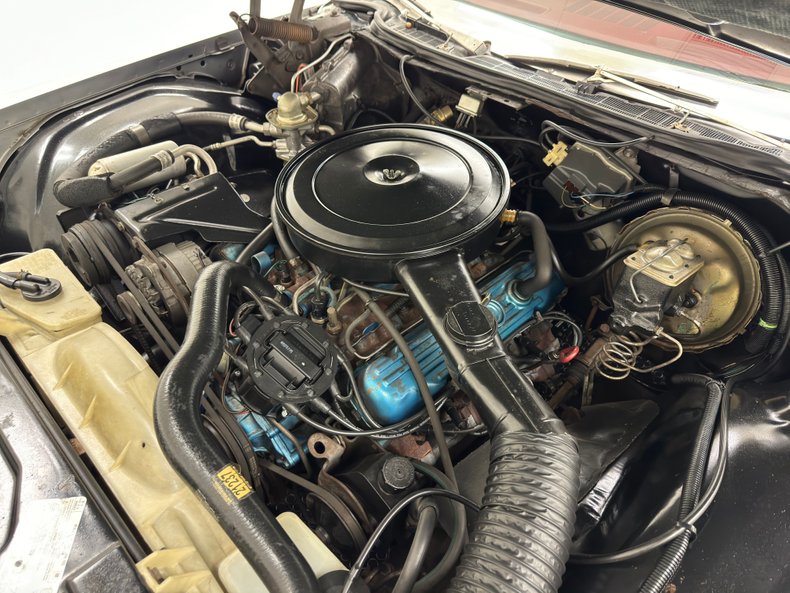 Buick-Electra-225-1975-Silver-Mist-Burgundy-43