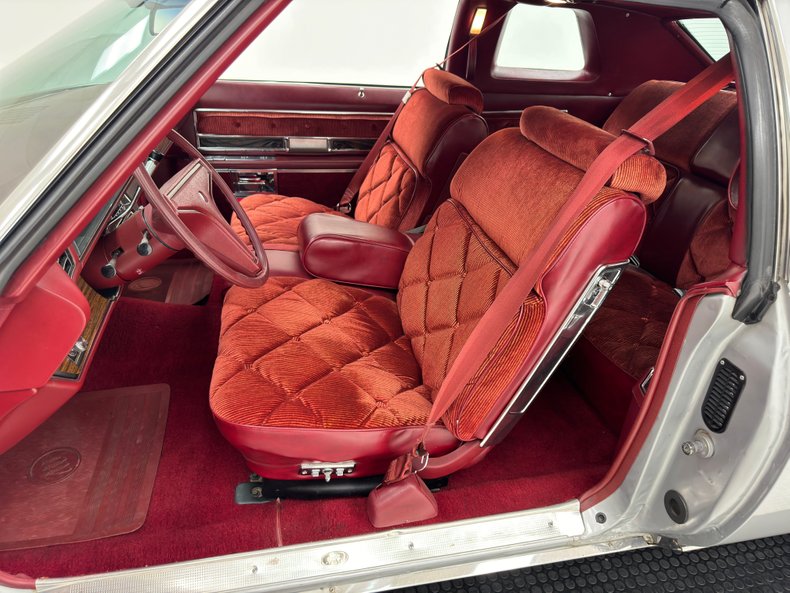 Buick-Electra-225-1975-Silver-Mist-Burgundy-44