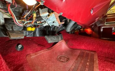 Buick-Electra-225-1975-Silver-Mist-Burgundy-48