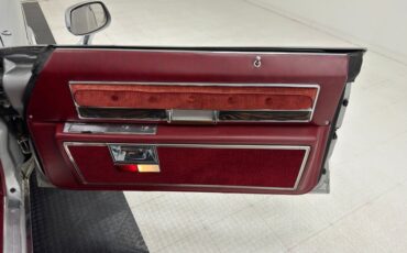 Buick-Electra-225-1975-Silver-Mist-Burgundy-8